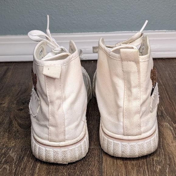 White canvas high tops cute bear applique EUC size 6.5 - Picture 3 of 8